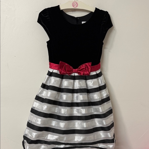 Jona Michelle Black Formal Dress with Elegant Silver Accents - Picture 1 of 2